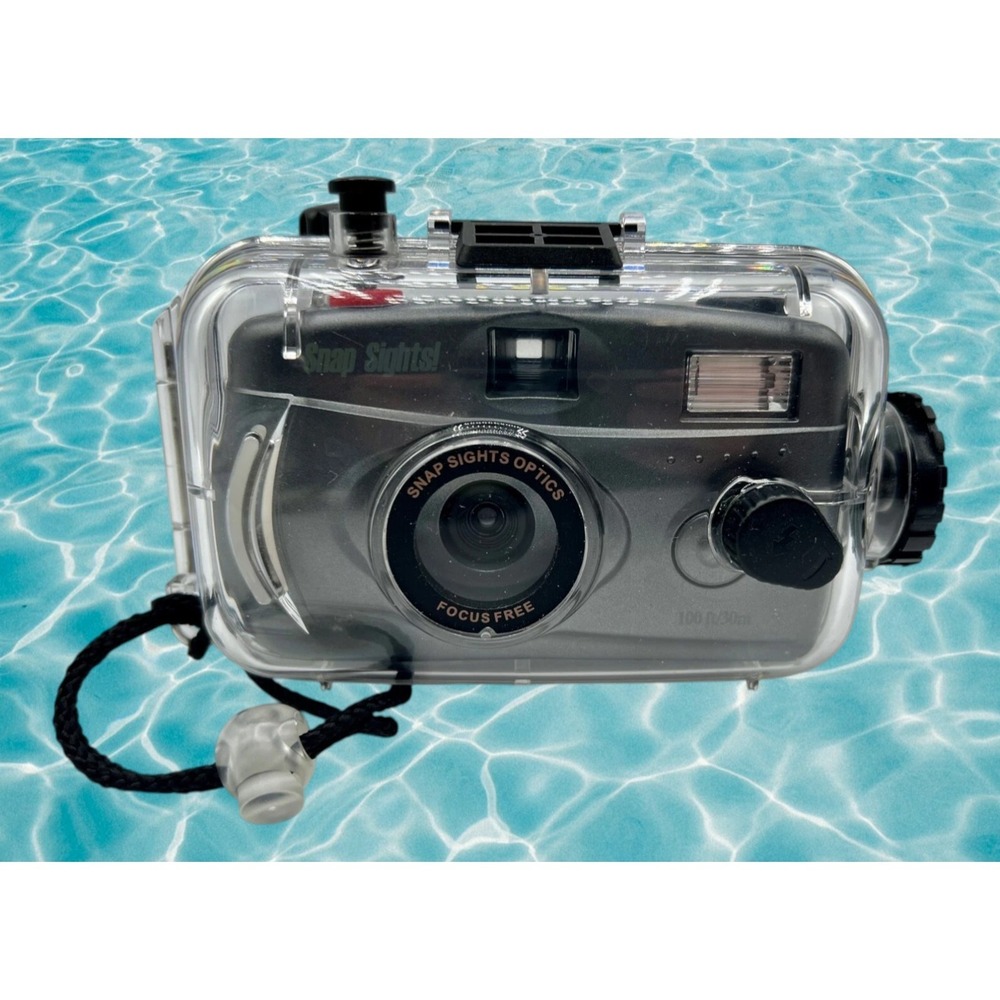 Underwater 35mm‎ Film Camera Built-in Flash Focus Free 30m Snap Sights Optics
